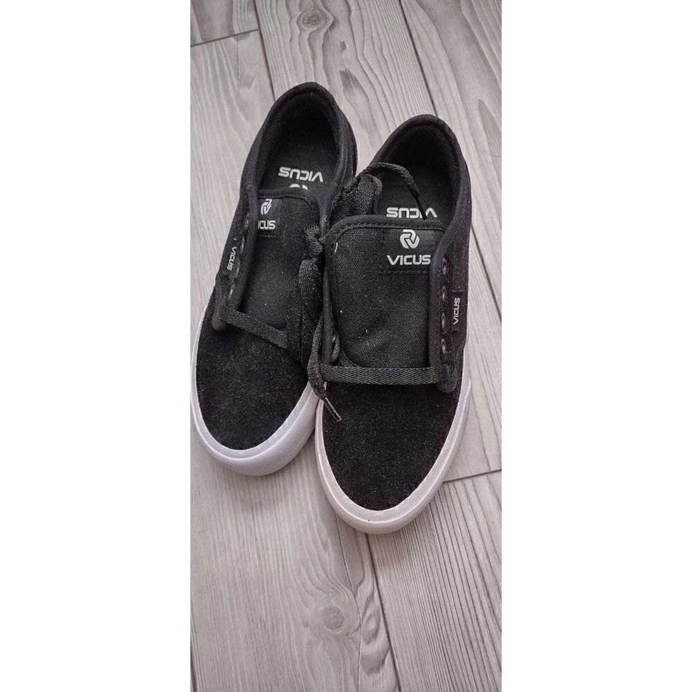 (45-0188) Vicus Classic Sneakers Unisex Size 4, Black CANVAS!!.